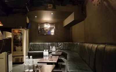 XENON/ゼノンの店内2